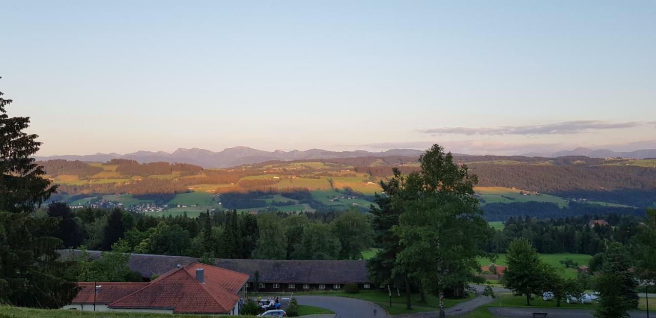 Schoenblick Hotel Garni Ferienwohnungen Lindenberg im Allgäu Eksteriør billede